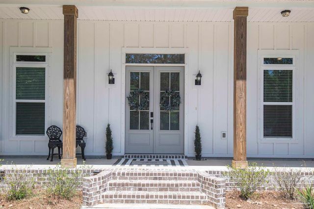 4798 Soundside Dr, Gulf Breeze, FL 32563