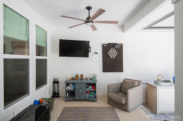 4798 Soundside Dr, Gulf Breeze, FL 32563