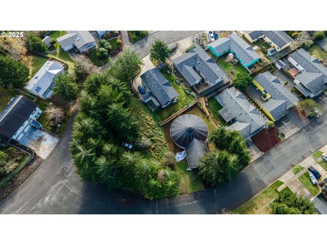 1101 BLANCO Ave, Coos Bay, OR 97420