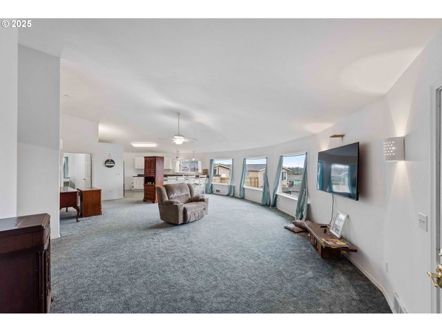 1101 BLANCO Ave, Coos Bay, OR 97420