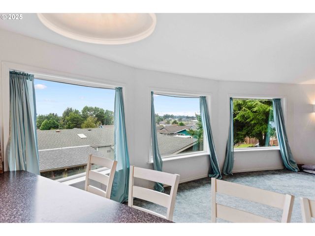 1101 BLANCO Ave, Coos Bay, OR 97420