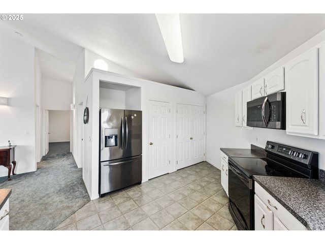 1101 BLANCO Ave, Coos Bay, OR 97420