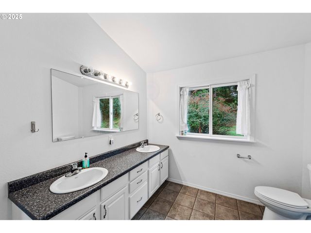 1101 BLANCO Ave, Coos Bay, OR 97420