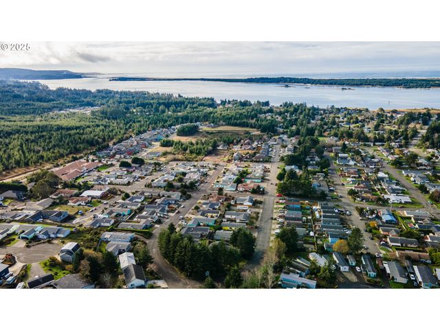 1101 BLANCO Ave, Coos Bay, OR 97420