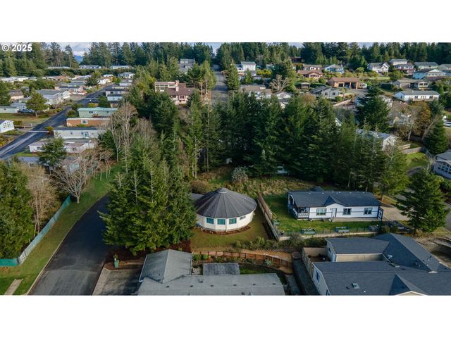 1101 BLANCO Ave, Coos Bay, OR 97420