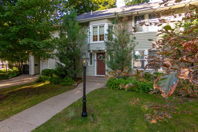 315 Ridgewood Avenue, Davenport, IA 52803
