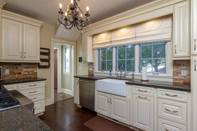 315 Ridgewood Avenue, Davenport, IA 52803