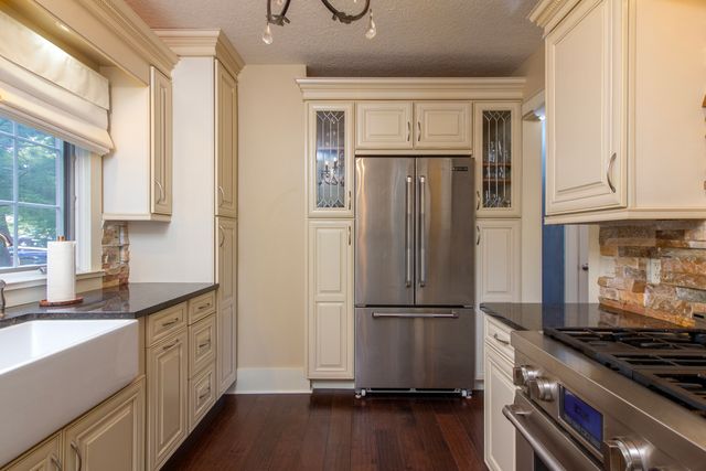 315 Ridgewood Avenue, Davenport, IA 52803