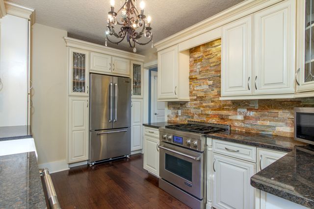 315 Ridgewood Avenue, Davenport, IA 52803