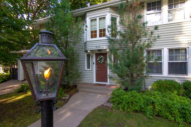 315 Ridgewood Avenue, Davenport, IA 52803