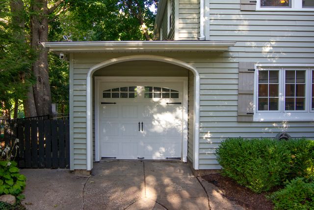 315 Ridgewood Avenue, Davenport, IA 52803