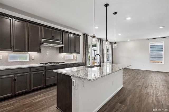 21098 E 61st Drive, Aurora, CO 80019