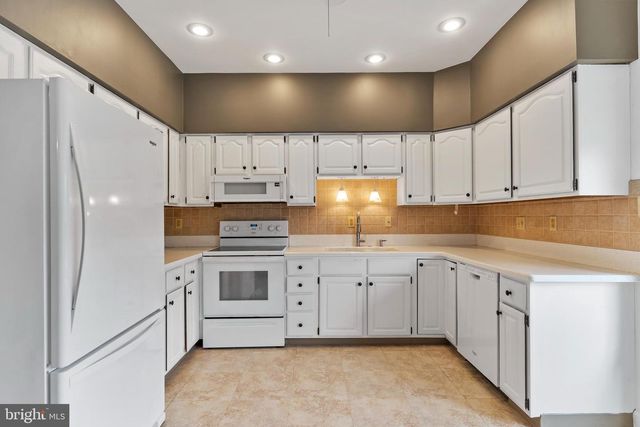 1208 WHITE BIRCH LANE, Carlisle, PA 17013