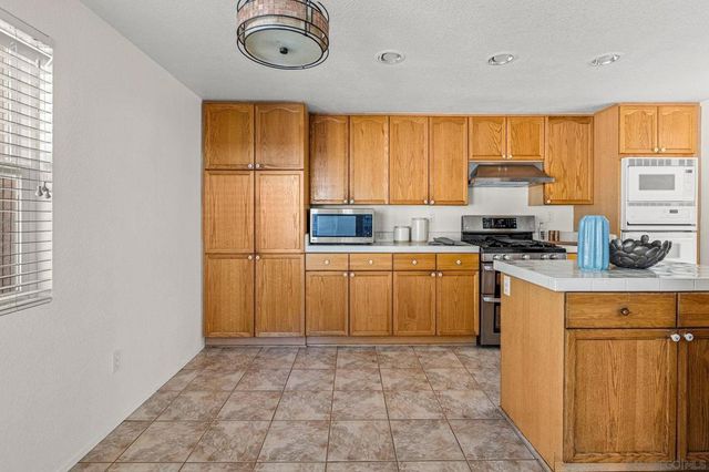 10941 Waterton Road, San Diego, CA 92131