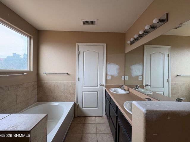 5122 Kensington Way, Las Cruces, NM 88012