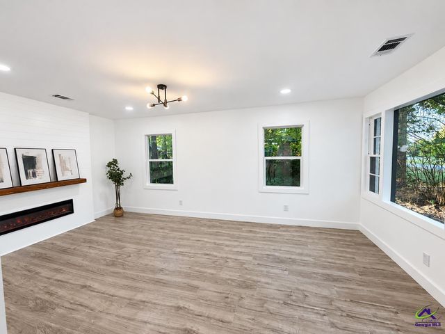 103 Edna Place, Warner Robins, GA 31093