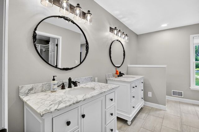 14 Mockingbird Ct, Spartanburg, SC 29307
