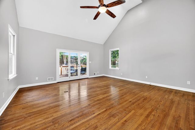 14 Mockingbird Ct, Spartanburg, SC 29307