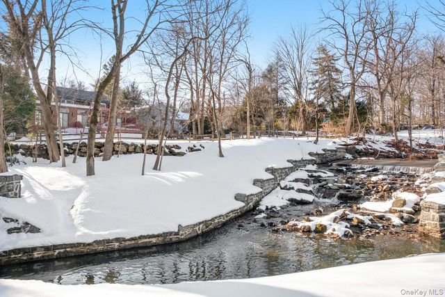 3 Runyon Place, Scarsdale, NY 10583