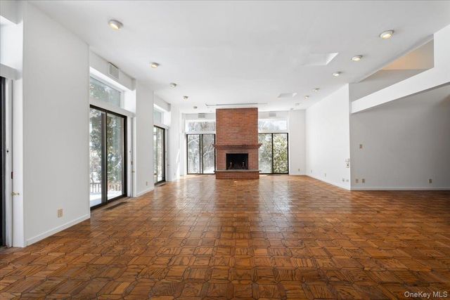 3 Runyon Place, Scarsdale, NY 10583