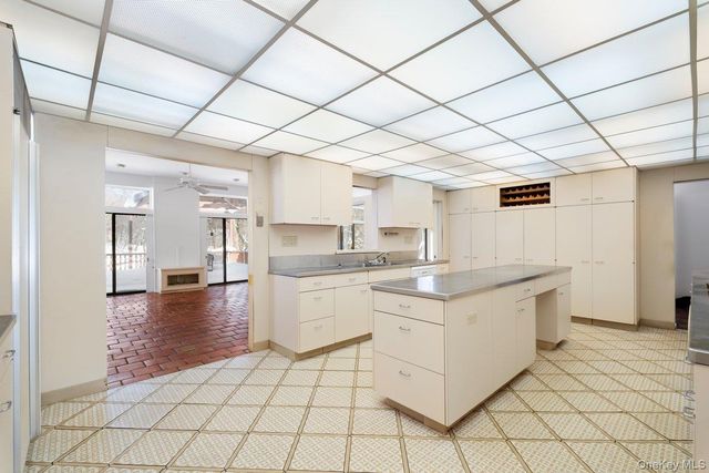 3 Runyon Place, Scarsdale, NY 10583