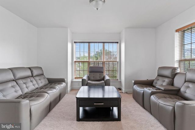 951 KAVANAGH CIR, Red Lion, PA 17356