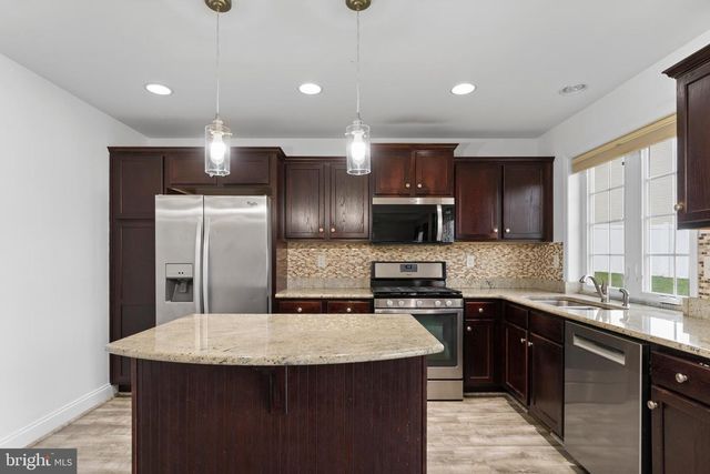 951 KAVANAGH CIR, Red Lion, PA 17356