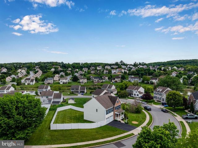 951 KAVANAGH CIR, Red Lion, PA 17356