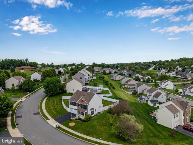 951 KAVANAGH CIR, Red Lion, PA 17356