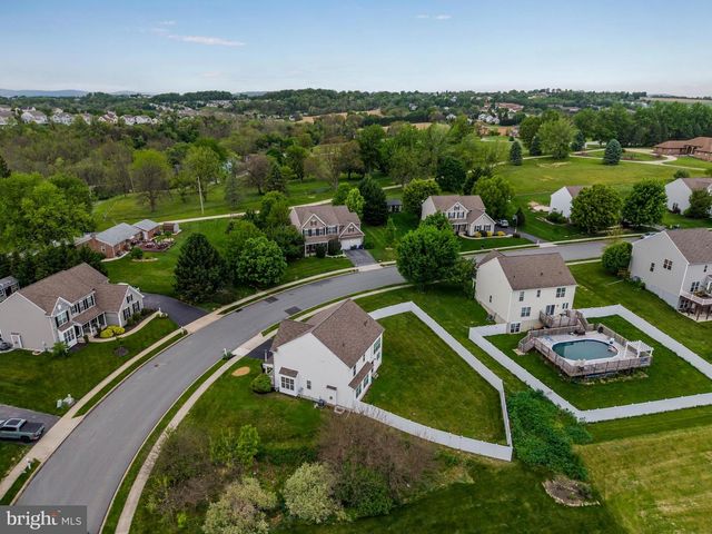951 KAVANAGH CIR, Red Lion, PA 17356