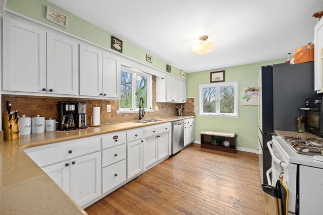 4624 Lee Avenue, Downers Grove, IL 60515