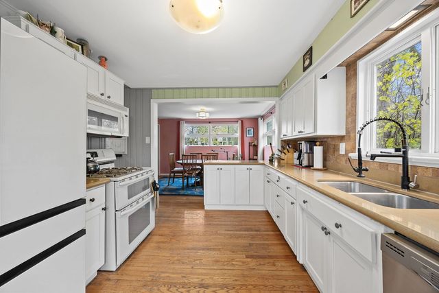 4624 Lee Avenue, Downers Grove, IL 60515