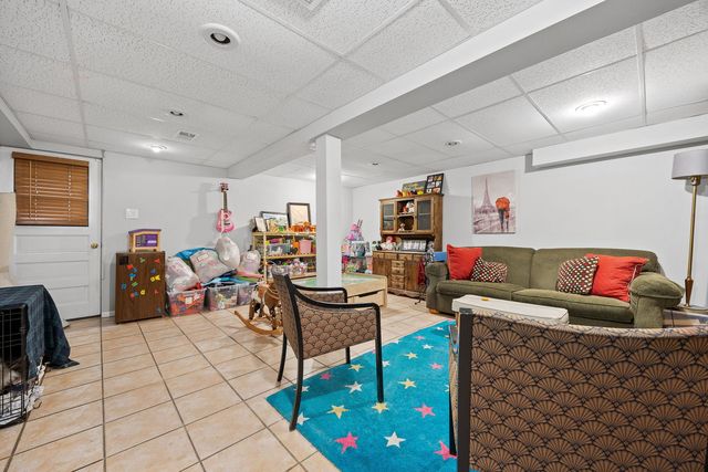 4624 Lee Avenue, Downers Grove, IL 60515