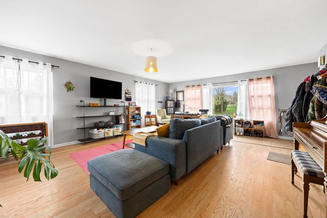 4624 Lee Avenue, Downers Grove, IL 60515