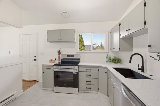 6814 N Post St, Spokane, WA 99208