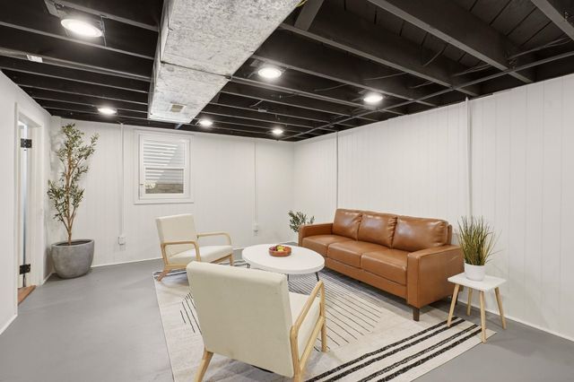 6814 N Post St, Spokane, WA 99208