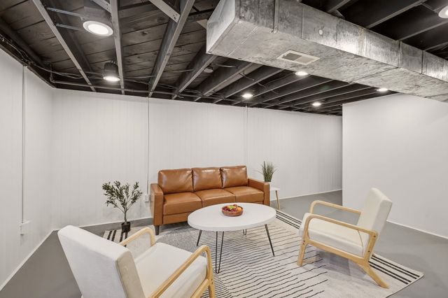 6814 N Post St, Spokane, WA 99208