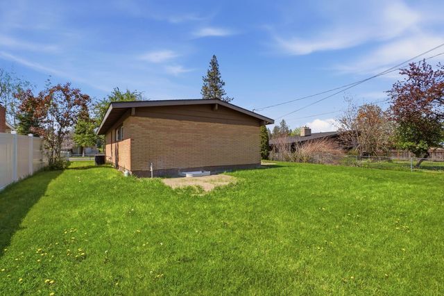 6814 N Post St, Spokane, WA 99208