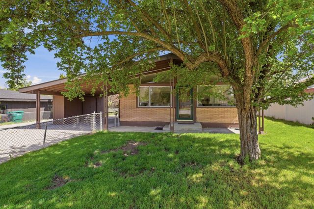 6814 N Post St, Spokane, WA 99208