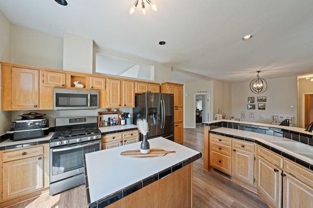 604 NE Shoshone Drive, Redmond, OR 97756