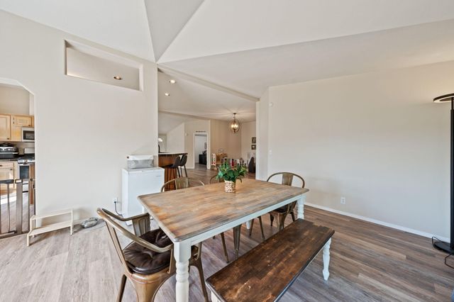 604 NE Shoshone Drive, Redmond, OR 97756