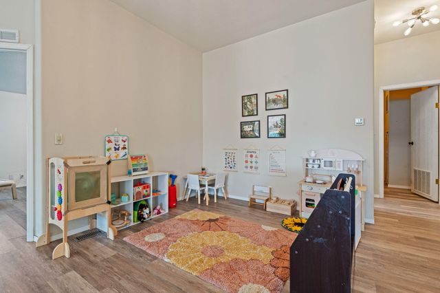 604 NE Shoshone Drive, Redmond, OR 97756