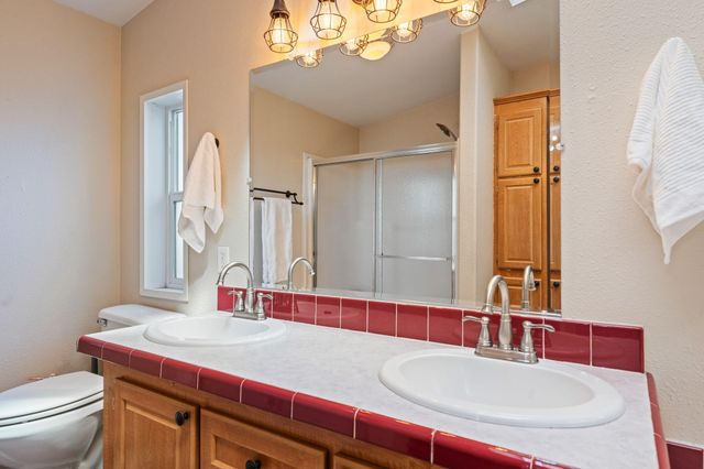 604 NE Shoshone Drive, Redmond, OR 97756