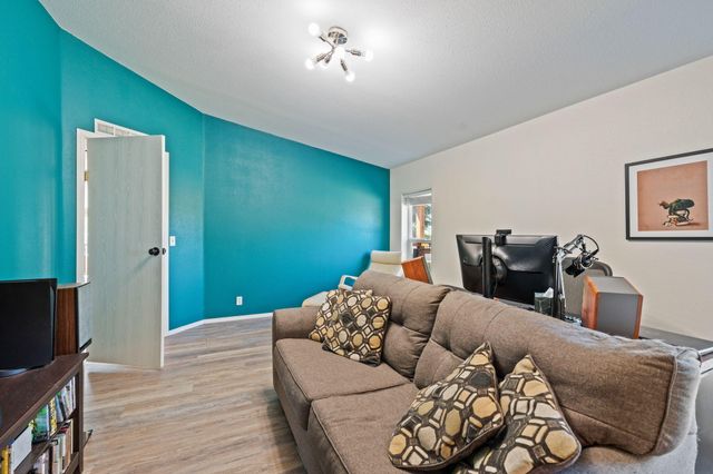 604 NE Shoshone Drive, Redmond, OR 97756