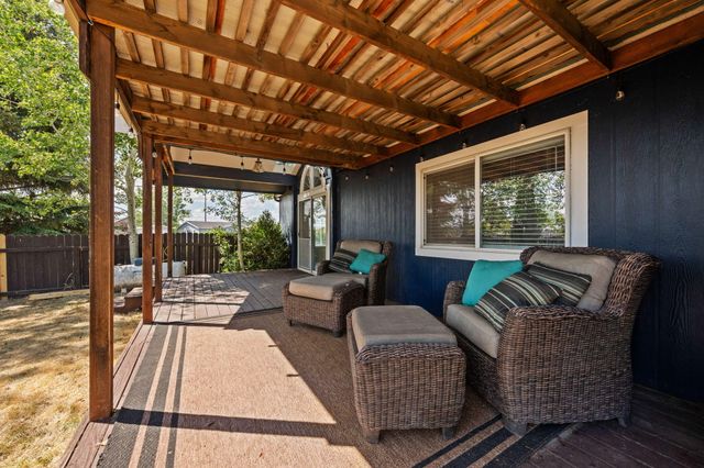 604 NE Shoshone Drive, Redmond, OR 97756