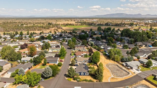 604 NE Shoshone Drive, Redmond, OR 97756