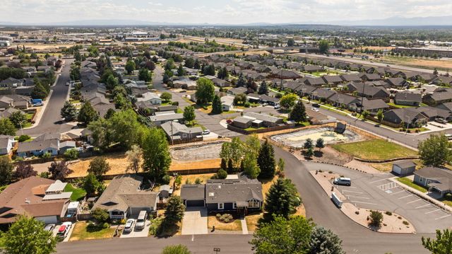 604 NE Shoshone Drive, Redmond, OR 97756