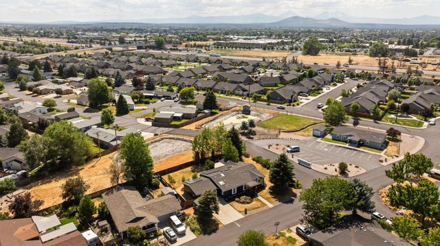 604 NE Shoshone Drive, Redmond, OR 97756