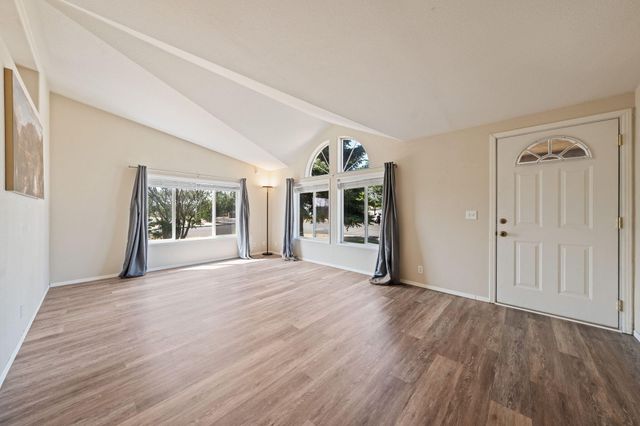 604 NE Shoshone Drive, Redmond, OR 97756