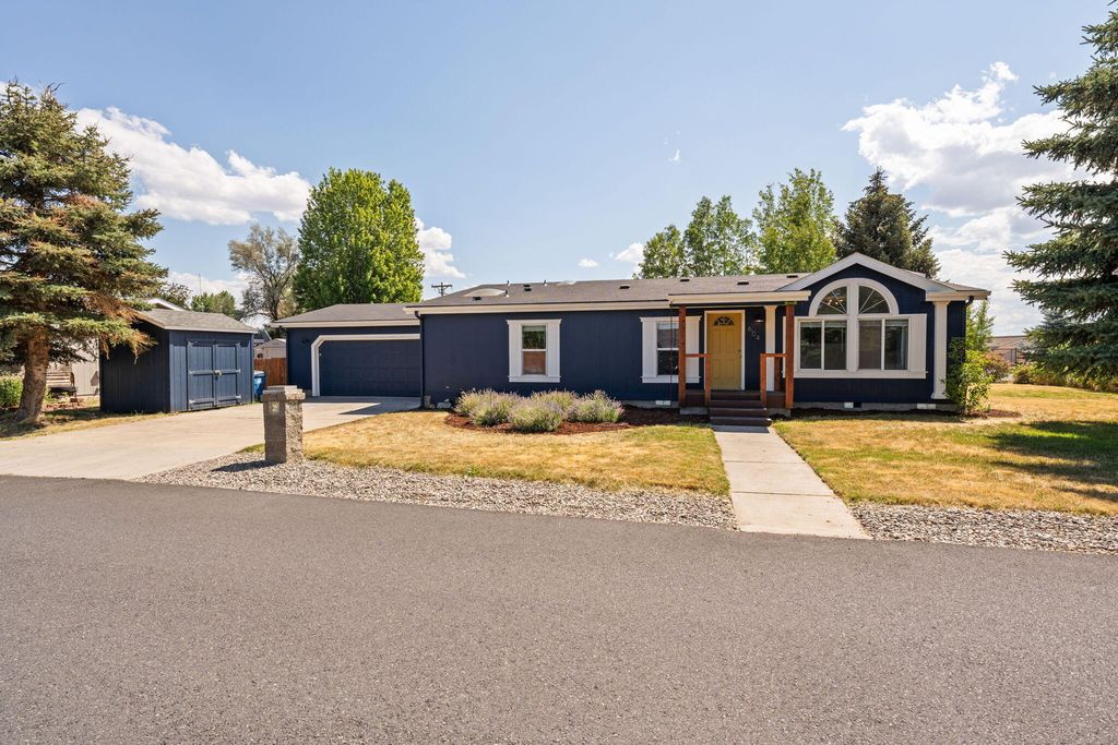 604 NE Shoshone Drive, Redmond, OR 97756